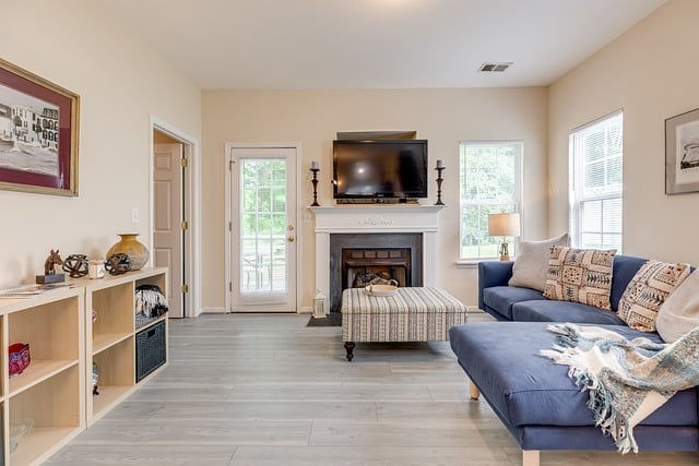 living-room-8370686_640